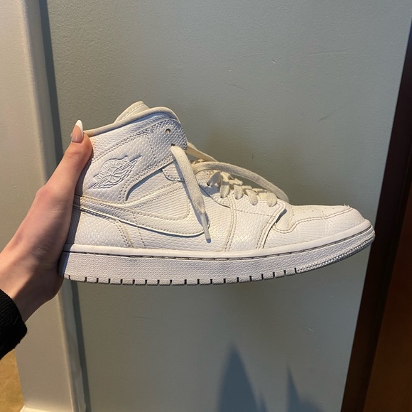 Wmns Air Jordan 1 Mid ‘White Snakeskin’ - Picture 1 of 3